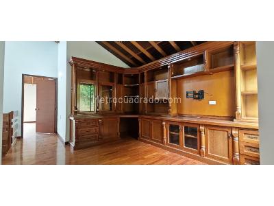 Casa de 3 alcobas en venta en Altos Del Poblado, Medellín, 235 m² · foto 18 de 20