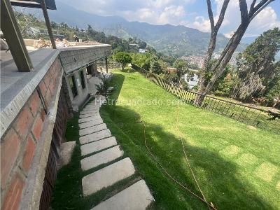 Casa de 3 alcobas en venta en Loma Del Escobero, Medellín, 290 m² · foto 16 de 20