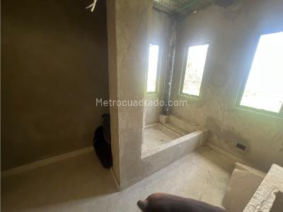 Casa de 3 alcobas en venta en Loma Del Escobero, Medellín, 290 m² · foto 19 de 20