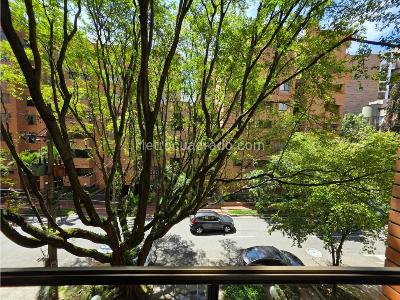 Apartamento de 3 alcobas en venta en Laureles, Medellín, 96 m² · foto 2 de 8