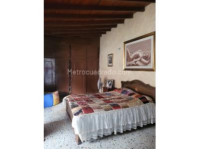 Casa de 5 alcobas en venta en Alameda, Medellín, 216 m² · foto 3 de 9