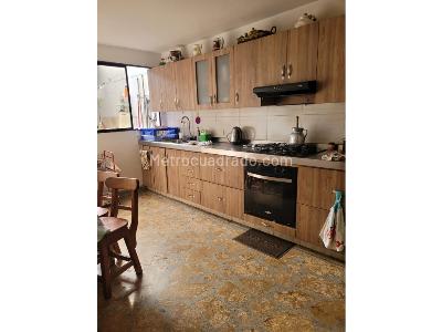 Casa de 5 alcobas en venta en Alameda, Medellín, 216 m² · foto 9 de 9