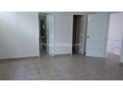 Casa de 5 alcobas en arriendo en Estadio, Medellín, 380 m² · foto 11 de 20