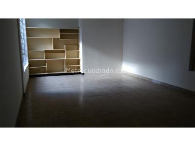 Casa de 5 alcobas en arriendo en Estadio, Medellín, 380 m² · foto 14 de 20