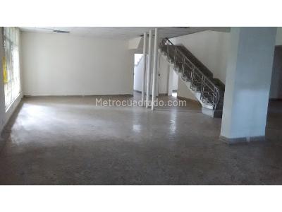 Casa de 5 alcobas en arriendo en Estadio, Medellín, 380 m² · foto 18 de 20