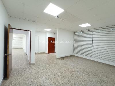 Casa de 5 alcobas en arriendo en Estadio, Medellín, 380 m² · foto 3 de 20