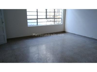 Casa de 5 alcobas en arriendo en Estadio, Medellín, 380 m² · foto 8 de 20