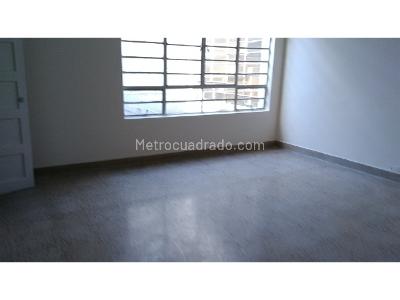 Casa de 5 alcobas en arriendo en Estadio, Medellín, 380 m² · foto 9 de 20
