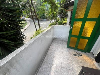 Casa de 5 alcobas en arriendo en Poblado (Milla De Oro), Medellín, 700 m² · foto 11 de 20