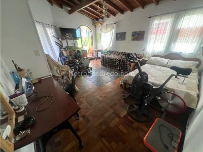 Casa de 5 alcobas en arriendo en Poblado (Milla De Oro), Medellín, 700 m² · foto 15 de 20