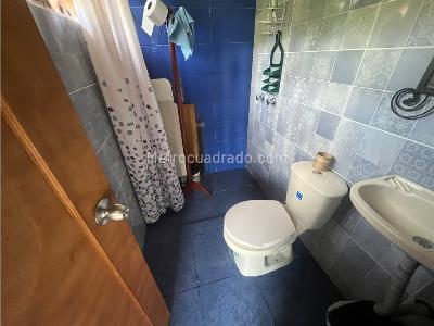 Casa de 5 alcobas en arriendo en Poblado (Milla De Oro), Medellín, 700 m² · foto 19 de 20