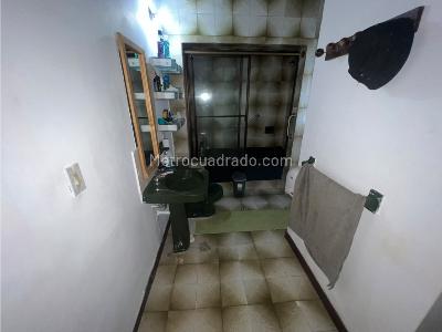 Casa de 5 alcobas en arriendo en Poblado (Milla De Oro), Medellín, 700 m² · foto 20 de 20