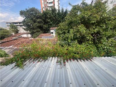 Casa de 5 alcobas en arriendo en Poblado (Milla De Oro), Medellín, 700 m² · foto 5 de 20