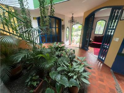 Casa de 5 alcobas en arriendo en Poblado (Milla De Oro), Medellín, 700 m² · foto 6 de 20