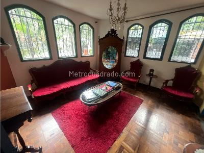 Casa de 5 alcobas en arriendo en Poblado (Milla De Oro), Medellín, 700 m² · foto 7 de 20