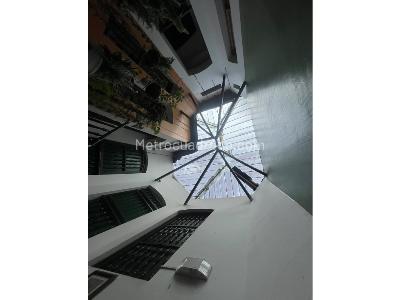 Casa de 5 alcobas en arriendo en Poblado (Milla De Oro), Medellín, 700 m² · foto 8 de 20