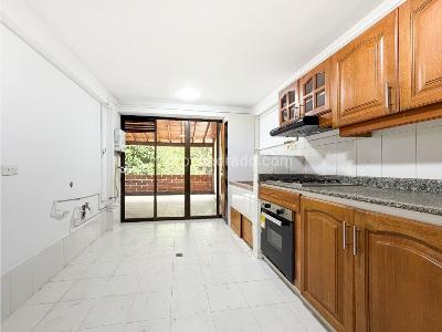 Apartamento de 4 alcobas en arriendo en San Lucas, Medellín, 75 m² · foto 12 de 14