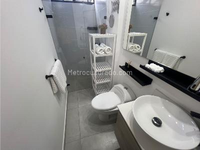 Apartamento de 2 alcobas en venta en Loma Del Escobero, Medellín, 64 m² · foto 14 de 15