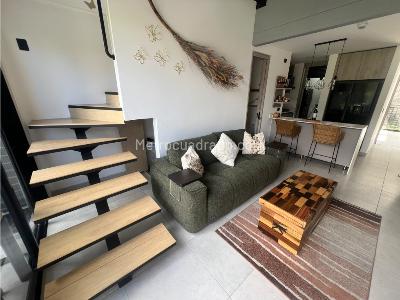 Apartamento de 2 alcobas en venta en Loma Del Escobero, Medellín, 64 m² · foto 2 de 15