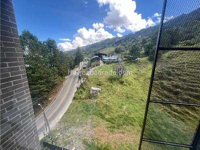 Apartamento de 2 alcobas en venta en Loma Del Escobero, Medellín, 64 m² · foto 8 de 15