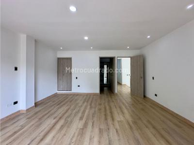 Casa de 3 alcobas en venta en Envigado, Medellín, 1680 m² · foto 8 de 10