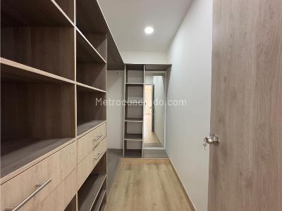 Casa de 3 alcobas en venta en Envigado, Medellín, 1680 m² · foto 9 de 10