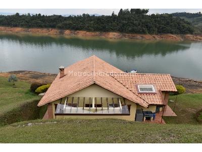 Casa de 3 alcobas en venta en Guatape, Medellín, 250 m² · foto 4 de 19