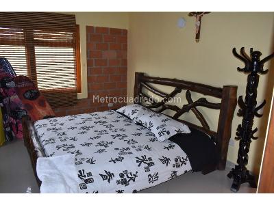 Casa de 3 alcobas en venta en Guatape, Medellín · foto 14 de 19