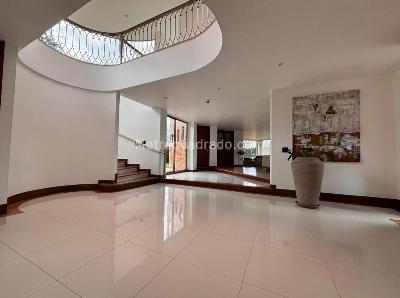 Casa de 5 alcobas en venta en Guaymaral, Bogotá, 1868 m² · foto 15 de 16