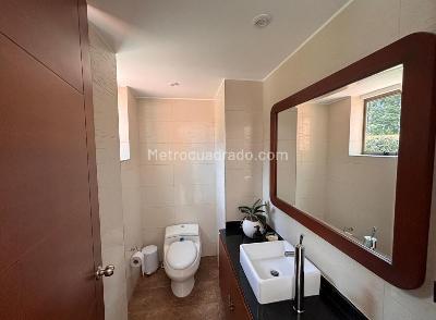 Casa de 5 alcobas en venta en Guaymaral, Bogotá, 1868 m² · foto 11 de 16