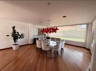Casa de 5 alcobas en venta en Guaymaral, Bogotá, 1868 m² · foto 9 de 16