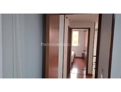 Apartamento de 3 alcobas en venta en Parques De Modelia Reservado Ii, Bogotá, 68 m² · foto 3 de 13