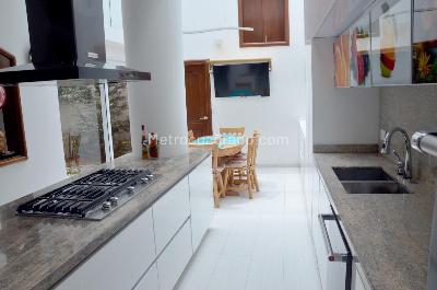 Casa en venta en Santa Barbara, Bogotá · foto 9 de 13