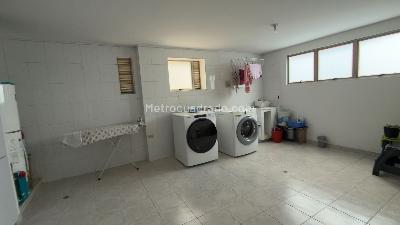 Casa de 3 alcobas en venta en Altos De Sotileza, Bogotá, 269 m² · foto 16 de 19