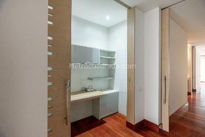 Apartamento de 3 alcobas en venta en Parque Del Virrey, Bogotá, 277 m² · foto 16 de 20