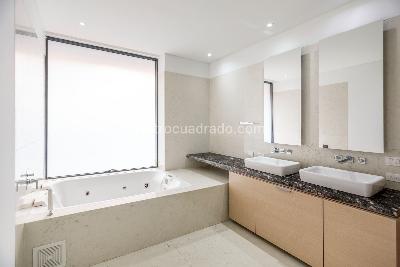 Apartamento de 3 alcobas en venta en Parque Del Virrey, Bogotá, 277 m² · foto 19 de 20