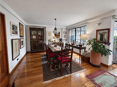 Apartamento en venta en Rosales, Bogotá · foto 2 de 18