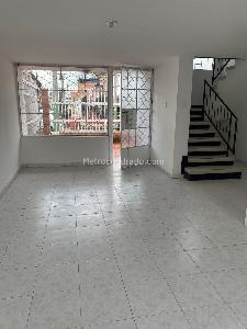 Casa de 5 alcobas en venta en Ferrocaja, Bogotá, 390 m² · foto 2 de 20