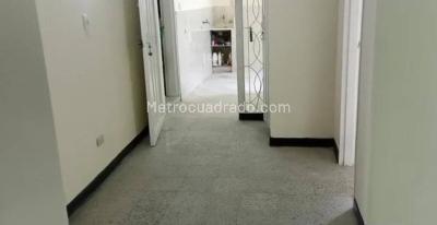 Casa de 5 alcobas en venta en Los Colores, Medellín, 130 m² · foto 14 de 14
