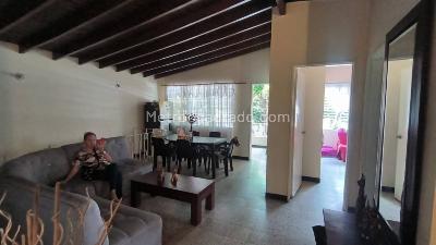 Casa de 5 alcobas en venta en Los Colores, Medellín, 130 m² · foto 2 de 14