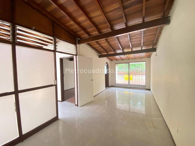 Casa Comercial de 3 Alcobas en Suramericana - 3