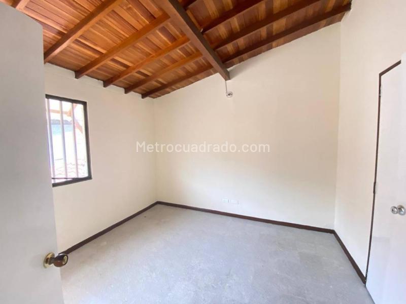 Casa Comercial de 3 Alcobas en Suramericana - 5