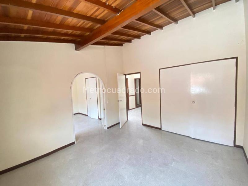 Casa Comercial de 3 Alcobas en Suramericana - 7