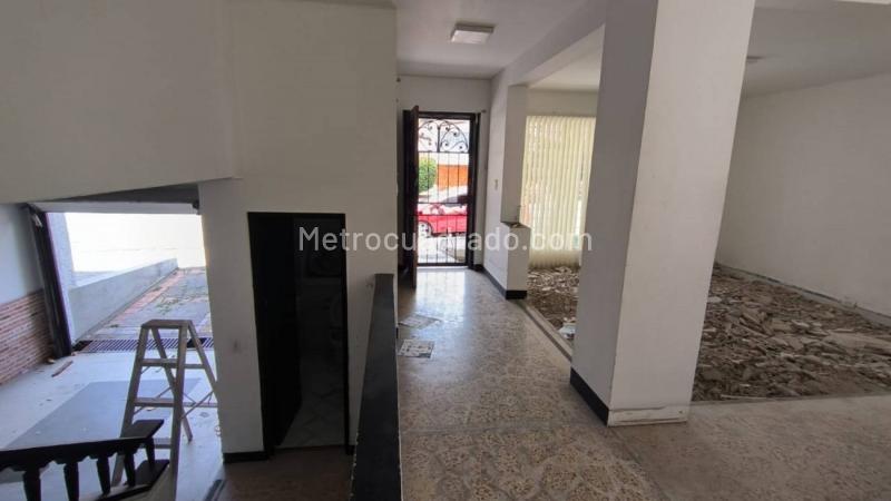 Commercial House in Laureles for Rent - 2