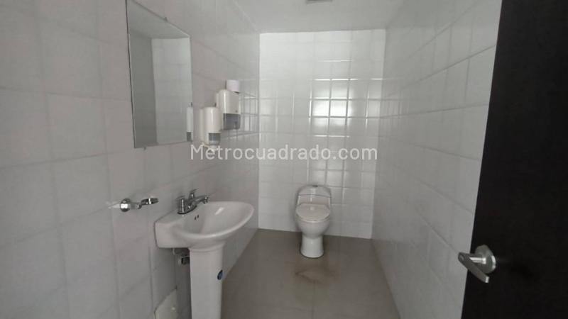 Commercial House in Laureles for Rent - 9