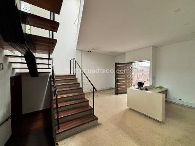 Casa de 5 alcobas en venta en Patio Bonito, Medellín, 500 m² · foto 3 de 15
