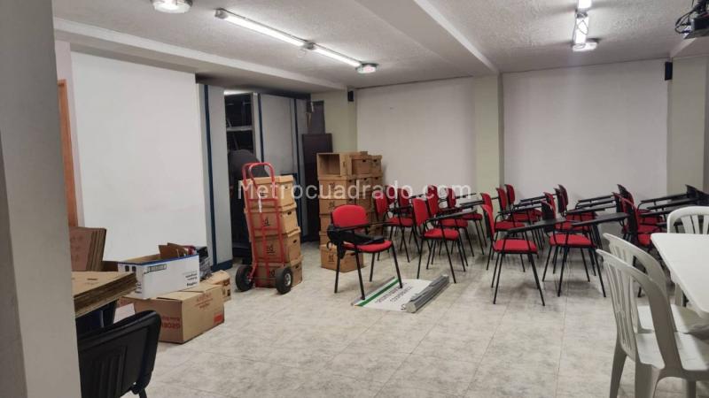 Versatile Commercial House in Estadio - 5