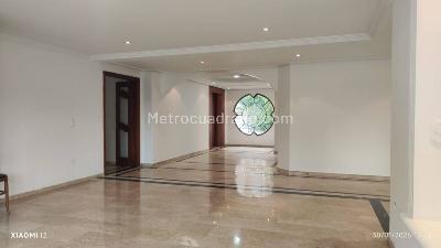 Apartamento de 3 alcobas en venta en El Poblado, Medellín, 250 m² · foto 10 de 20