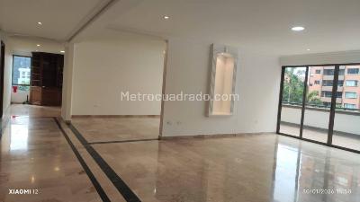 Apartamento de 3 alcobas en venta en El Poblado, Medellín, 250 m² · foto 13 de 20