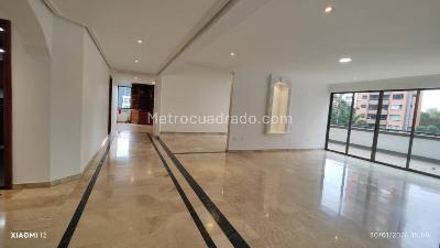 Apartamento de 3 alcobas en venta en El Poblado, Medellín, 250 m² · foto 19 de 20